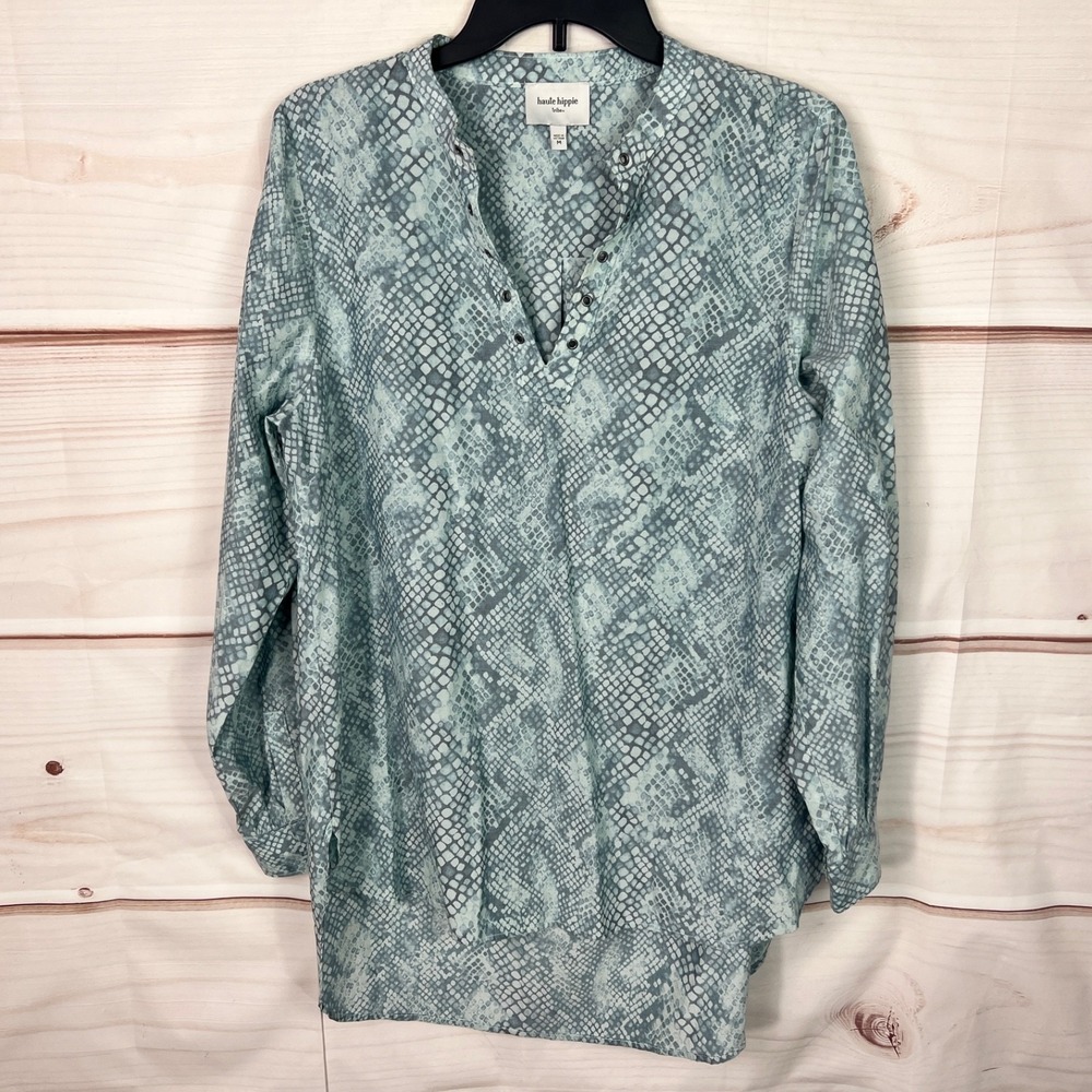 Haute Hippie Tribe Top Womens M Blue Print Blouse Tunic V-Neck Woven‎ Pullover